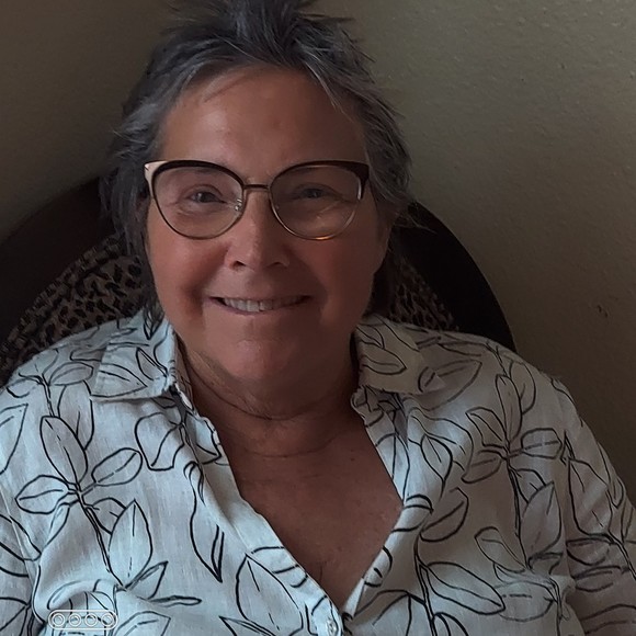 Meet your Posher, Kristine - Picture 1 of 1